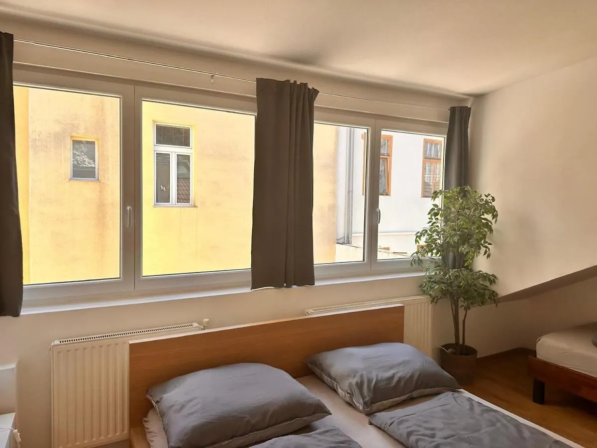 Full Premium City Villa - 2 Bedrooms For 5 People - Near Metro Vídeň 0*,  Rakousko