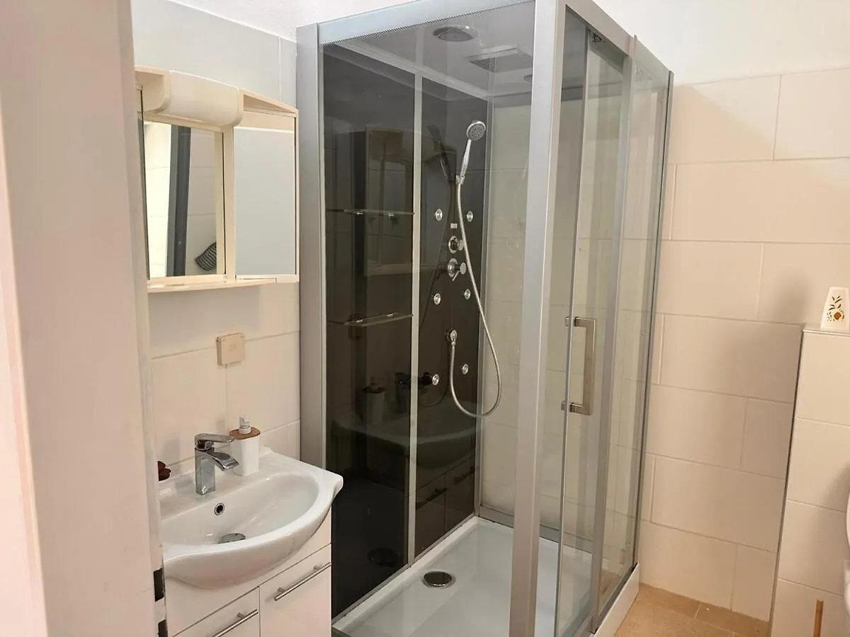 Full Premium City Villa - 2 Bedrooms For 5 People - Near Metro Vienna Holiday home