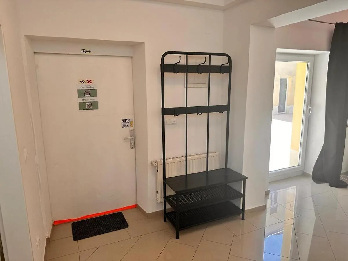 Full Premium City Villa - 2 Bedrooms For 5 People - Near Metro Wien Østrig