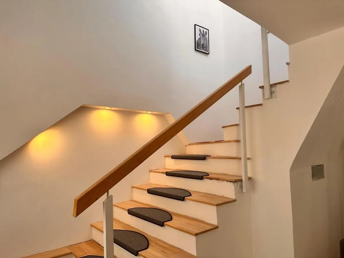 Full Premium City Villa - 2 Bedrooms For 5 People - Near Metro Vienna Holiday home