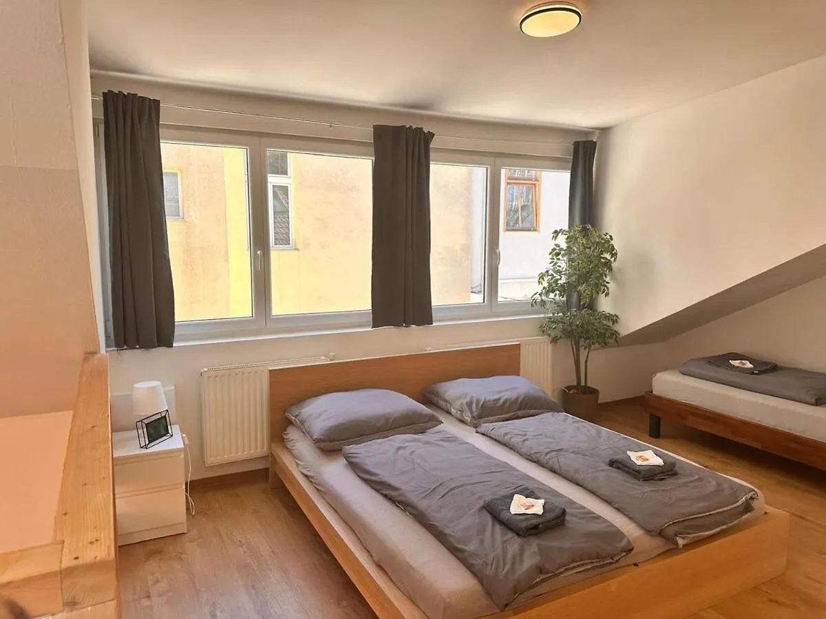 Full Premium City Villa - 2 Bedrooms For 5 People - Near Metro Vienna 0*,